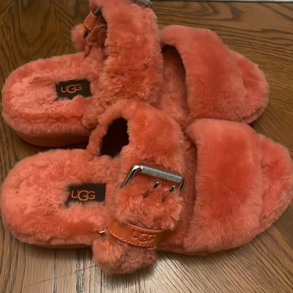 Uggs fuzz yeah slides